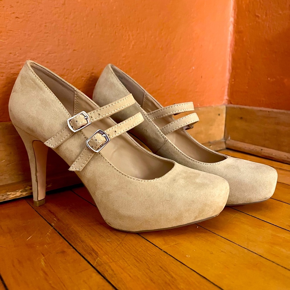 Nude Hugh Heel Shoes Size 8 by JustFab